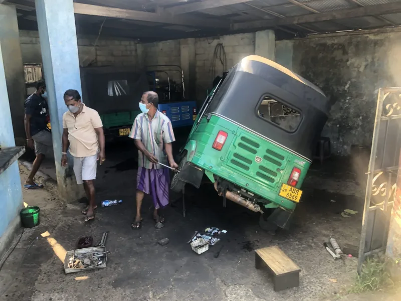 SRI LANKA tuktukem 2022