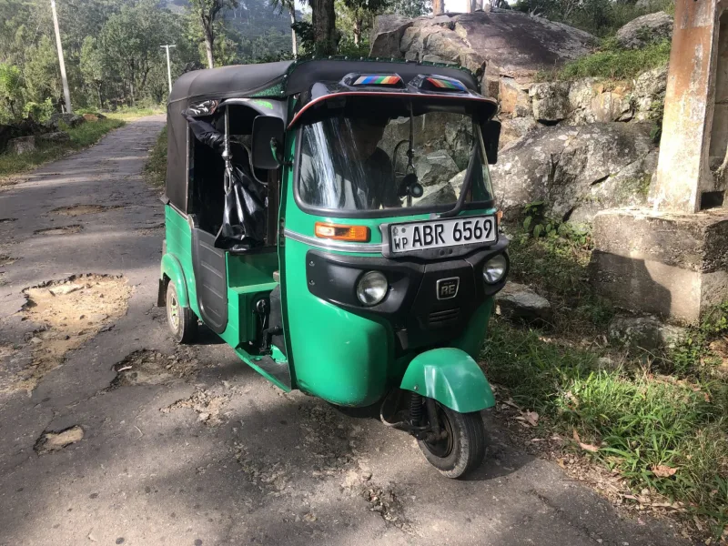 SRI LANKA tuktukem 2022